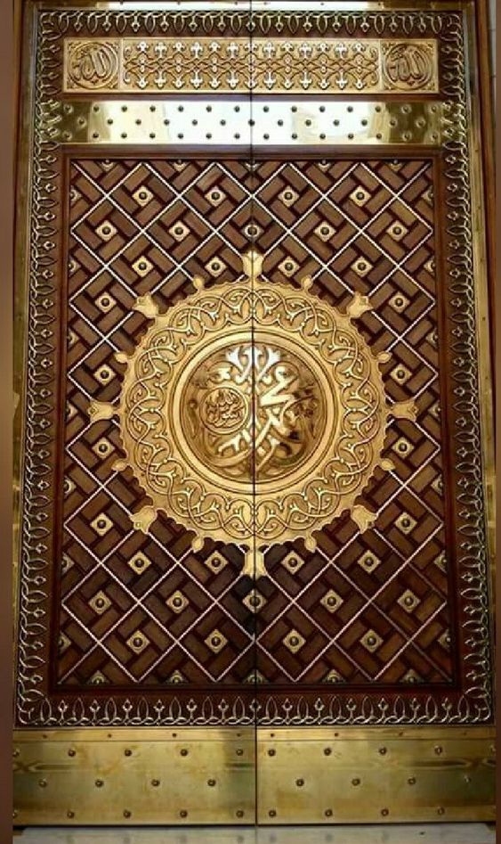replika pintu masjid